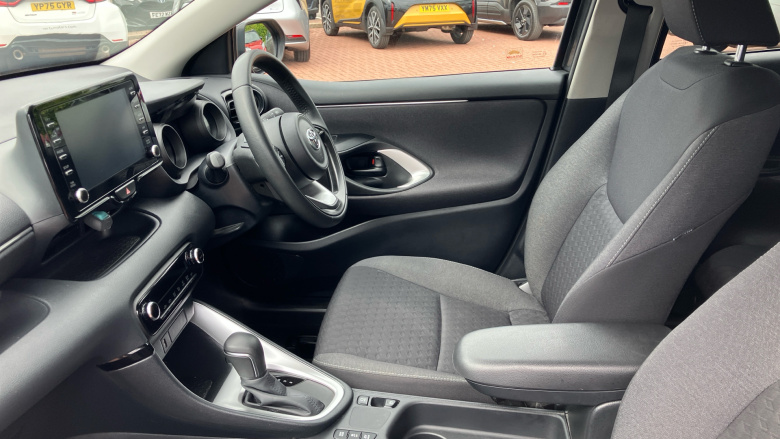 Toyota Yaris 1.5 Hybrid Design 5dr CVT Hybrid Hatchback